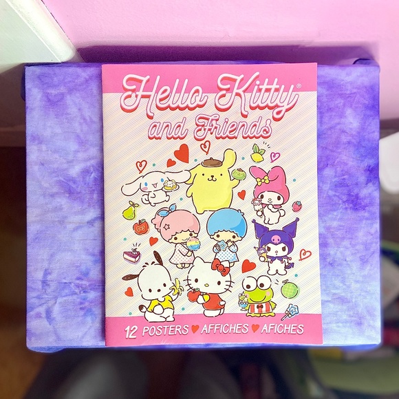 Hello Kitty and Friends Poster Book (12) - Picture 1 of 13